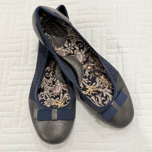 Born Navy and Gray Women's Flats